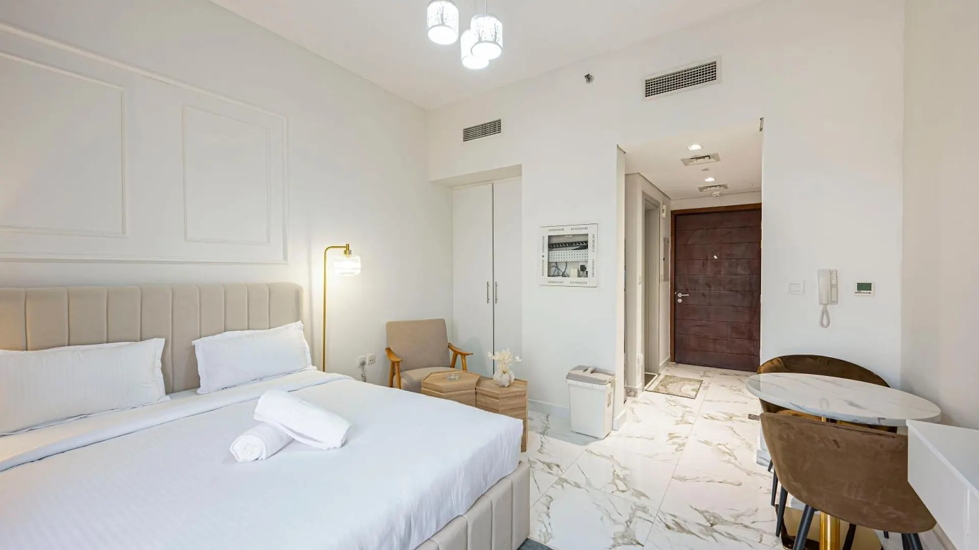 Apartment Luxurious Studio Near Dubai Silicon Oasis