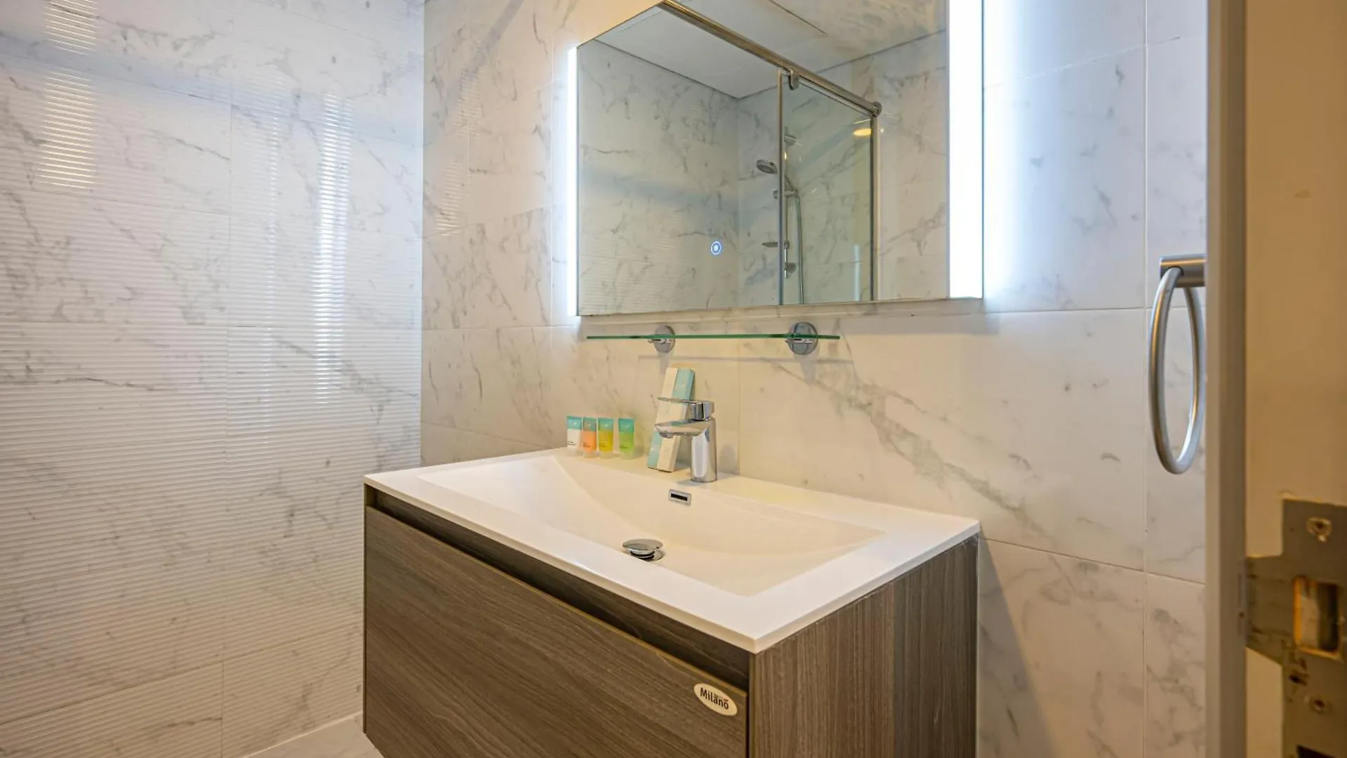 Apartment Luxurious Studio Near Dubai Silicon Oasis