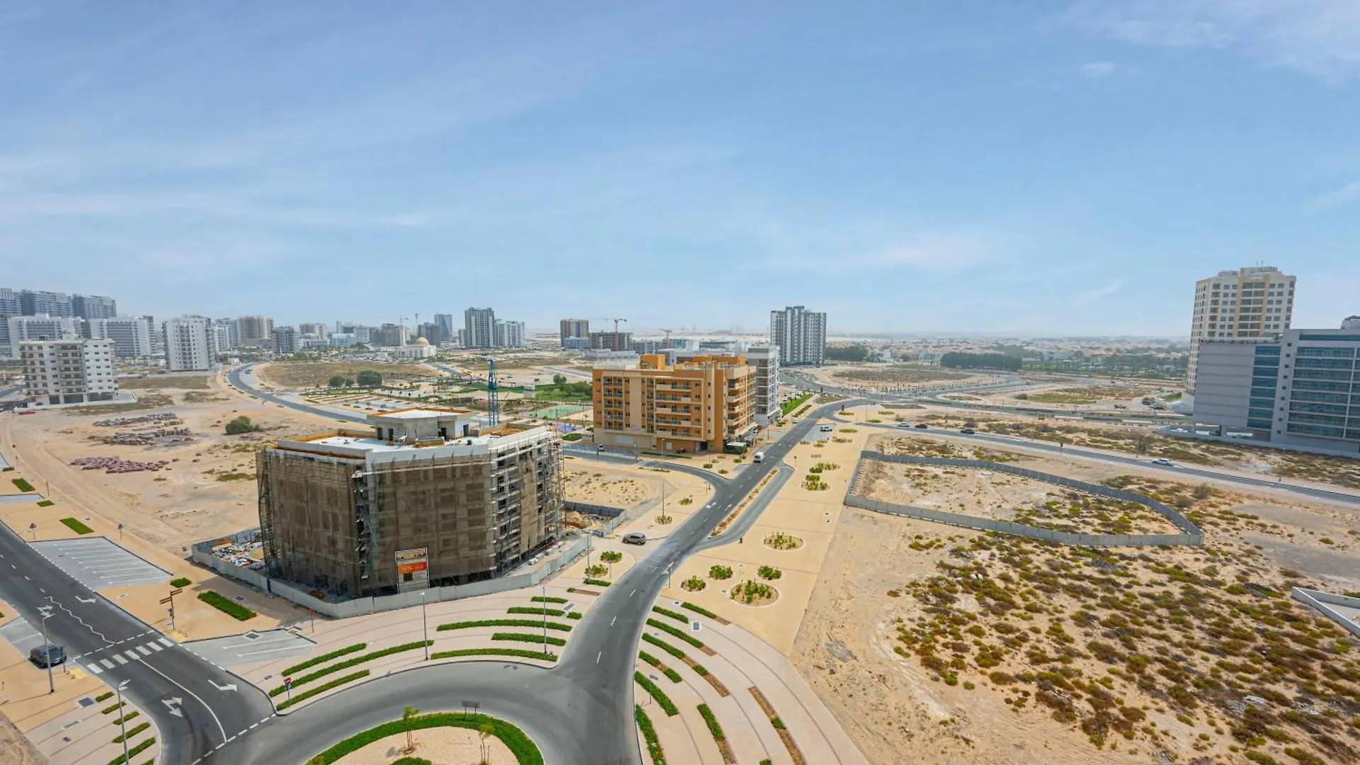 Luxurious Studio Near Dubai Silicon Oasis
